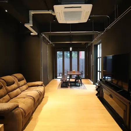 Chic Ekkamai Escape Near Bts, Dining & Nightlife Villa