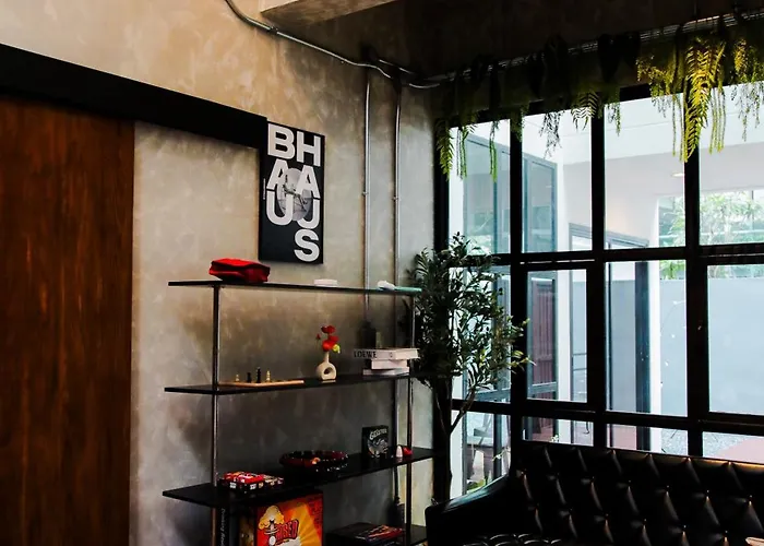Chic Ekkamai Escape Near Bts, Dining & Nightlife