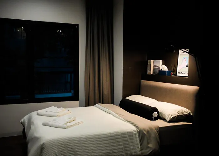 Chic Ekkamai Escape Near Bts, Dining & Nightlife *