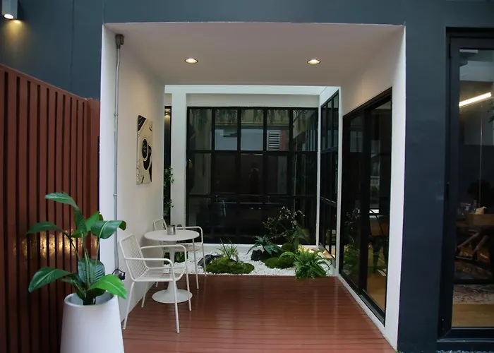 Chic Ekkamai Escape Near Bts, Dining & Nightlife *