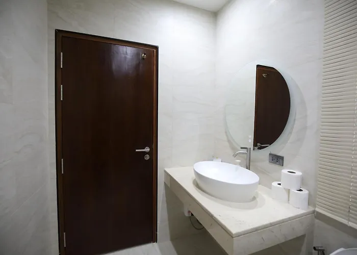 Chic Ekkamai Escape Near Bts, Dining & Nightlife
