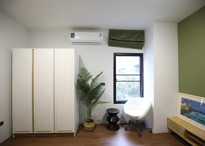 Chic Ekkamai Escape Near Bts, Dining & Nightlife Hébergement de vacances Bangkok